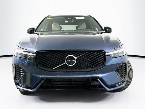 Denim Blue Metallic 2026 Volvo XC60 B5 Plus