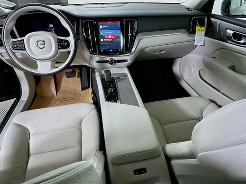 2024 Volvo S60 B5 Plus Dark Theme