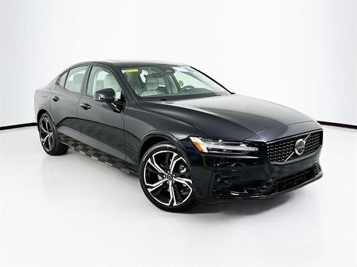 2024 Volvo S60 B5 Plus Dark Theme