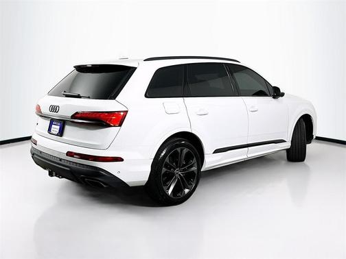 2025 Audi Q7 55 Premium Plus