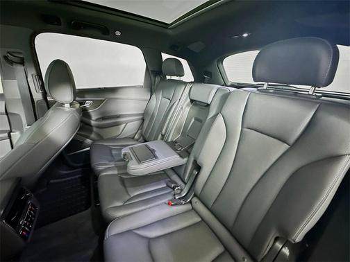 2025 Audi Q7 55 Premium Plus