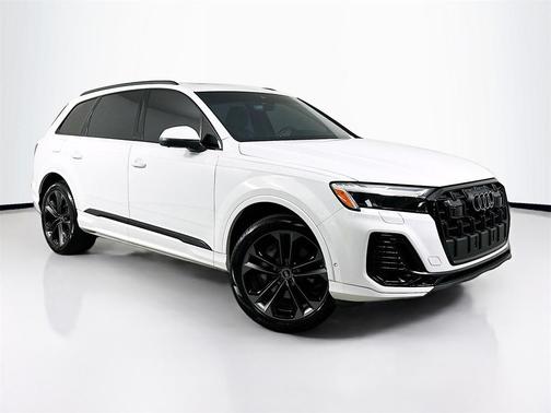 2025 Audi Q7 55 Premium Plus