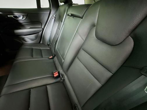 2024 Volvo V60 Cross Country B5 Plus