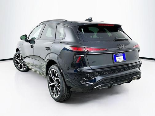 Mythos Black Metallic 2026 Audi Q3 S line