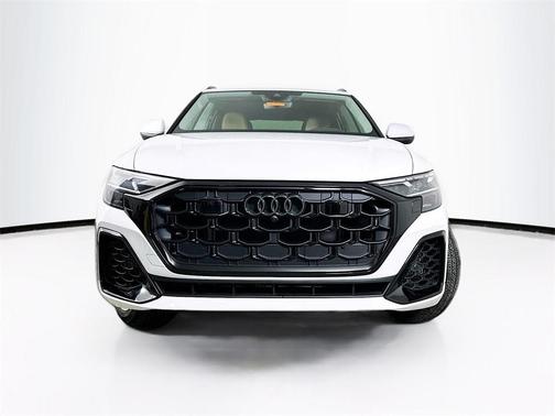 2025 Audi Q8 55 Premium