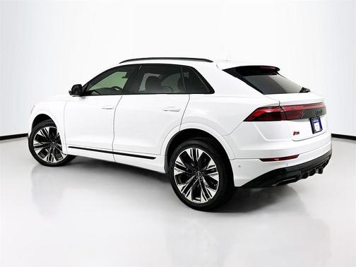 2025 Audi Q8 55 Premium