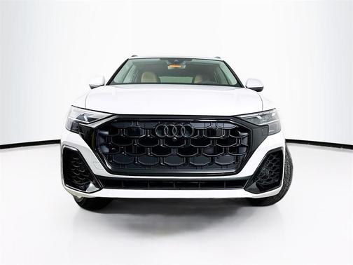 2025 Audi Q8 55 Premium