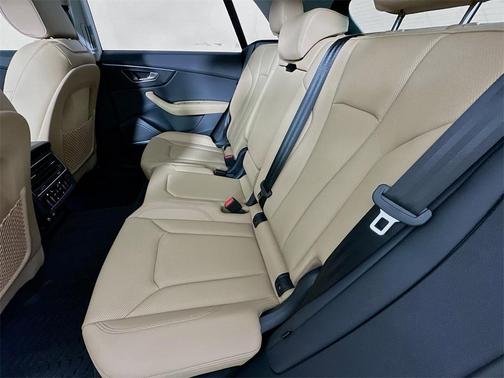 2025 Audi Q8 55 Premium