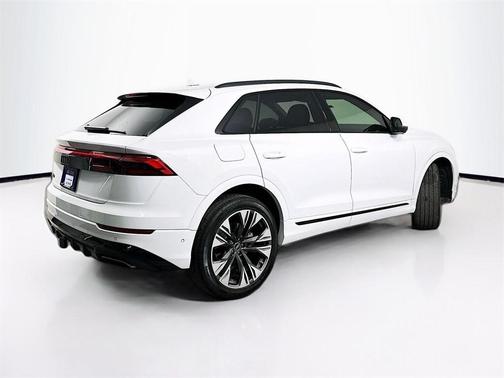 2025 Audi Q8 55 Premium