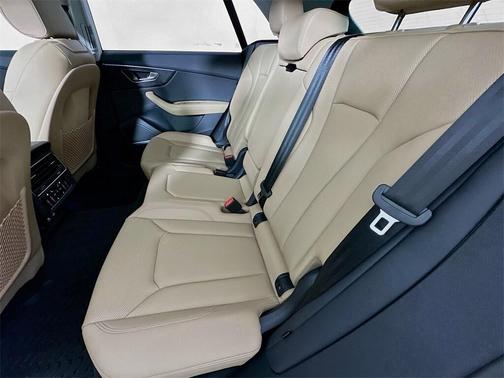 2025 Audi Q8 55 Premium