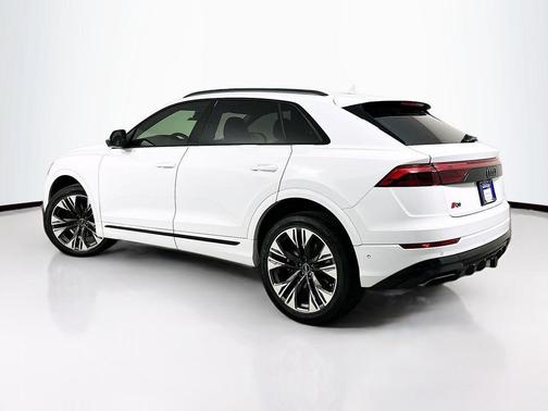 2025 Audi Q8 55 Premium