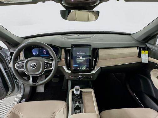 Metallic 2026 Volvo XC90 B6 Plus 7-Seater