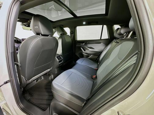 Sandstone 2026 Volkswagen Tiguan 2.0T SE R-Line Black