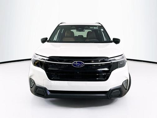 Crystal White Pearl 2025 Subaru Forester Touring