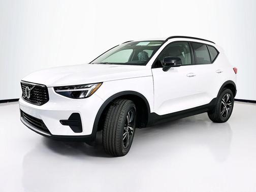 Crystal White 2026 Volvo XC40 B5 Core