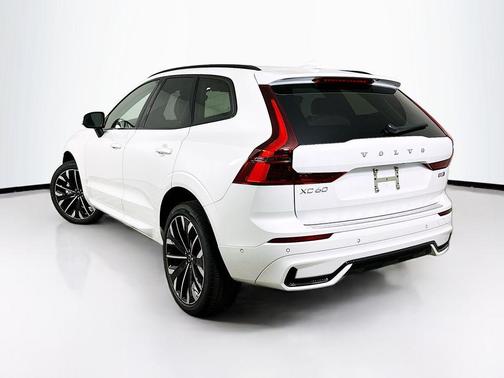 2026 Volvo XC60 B5 Ultra