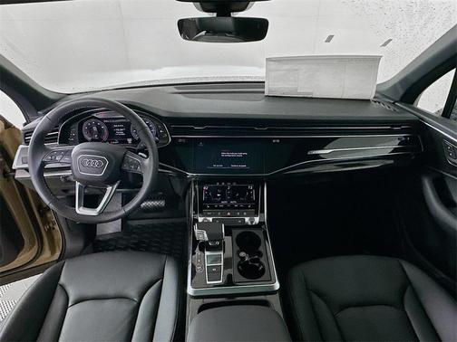 2025 Audi Q7 55 Premium