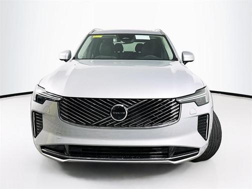 2025 Volvo XC90 B5 Plus