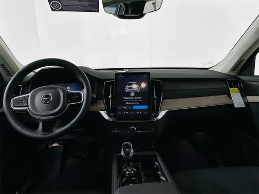 2025 Volvo XC90 B5 Plus
