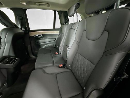 2026 Volvo XC90 B5 Plus 7-Seater