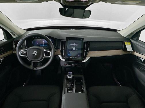 2026 Volvo XC90 B5 Plus 7-Seater