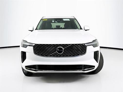 2025 Volvo XC90 B5 Core