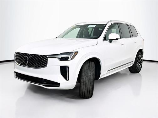 2025 Volvo XC90 B5 Core
