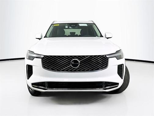 2025 Volvo XC90 B5 Core