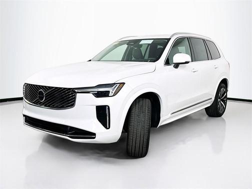 2025 Volvo XC90 B5 Core