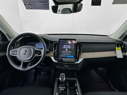 2025 Volvo XC90 B5 Core