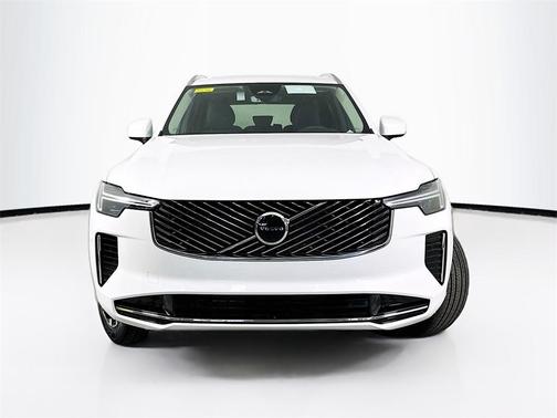 2025 Volvo XC90 B5 Core