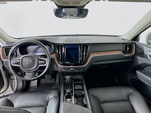 Silver 2023 Volvo XC60 B5 Plus Bright Theme