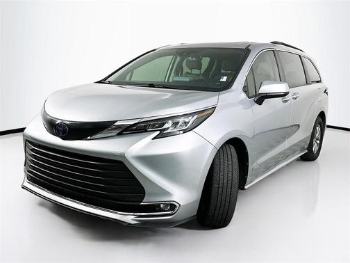 2021 Toyota Sienna XLE