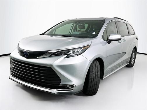 2021 Toyota Sienna XLE