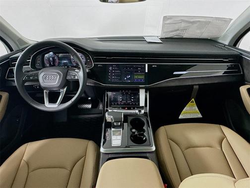 2025 Audi Q7 55 Premium Plus