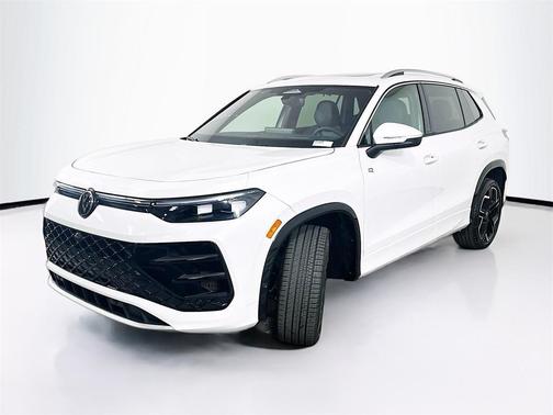 2026 Volkswagen Tiguan 2.0T SEL R-Line