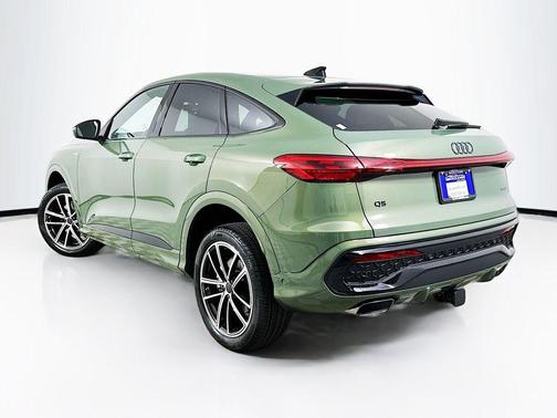 Green Metallic 2026 Audi Q5 PLUS