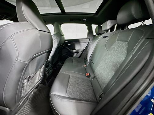 2025 Audi SQ6 e-tron Premium