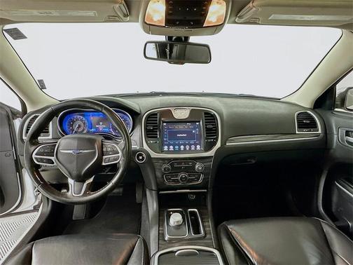 2020 Chrysler 300 Touring