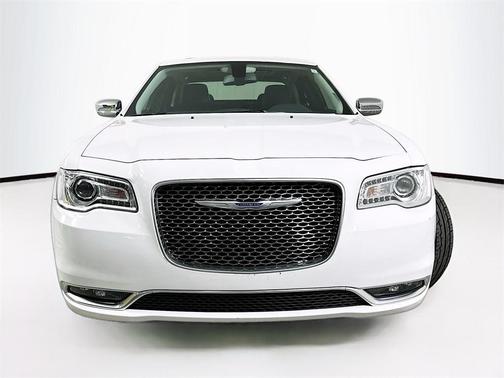 2020 Chrysler 300 Touring