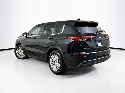 2024 Mitsubishi Outlander ES