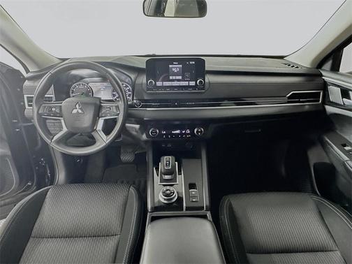 2024 Mitsubishi Outlander ES