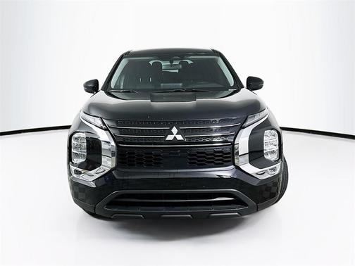 2024 Mitsubishi Outlander ES