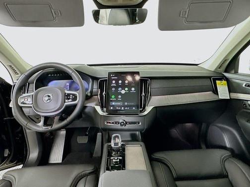 Onyx Black Metallic 2026 Volvo XC90 B5 Ultra 7-Seater