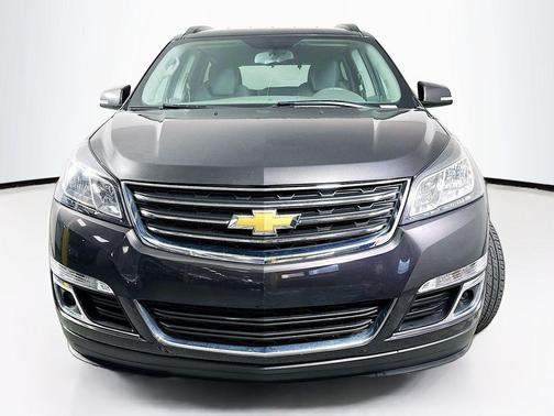 Tungsten Metallic 2017 Chevrolet Traverse 1LT