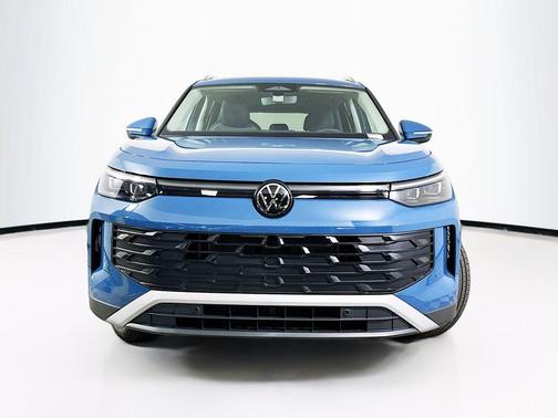 Monterey Blue Pearl 2026 Volkswagen Tiguan 2.0T SE