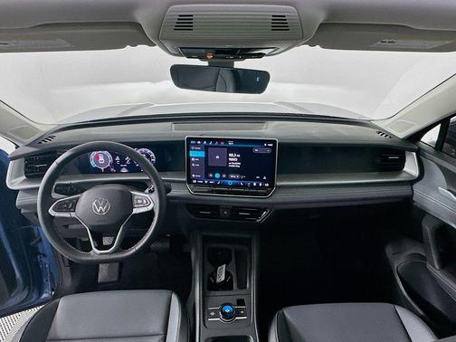 Monterey Blue Pearl 2026 Volkswagen Tiguan 2.0T SE