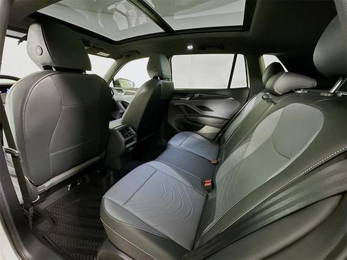 2025 Volkswagen Tiguan 2.0T SE R-Line Black