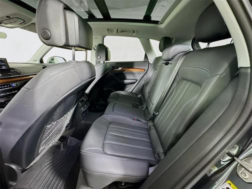 2023 Audi Q5 45 S line quattro Premium