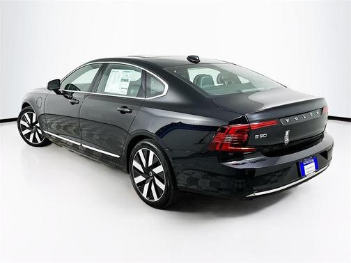 2024 Volvo S90 Recharge Plug-In Hybrid T8 Ultimate